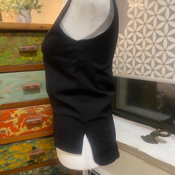 Black Sleeveless Top with Collar - Picture 5 of 7